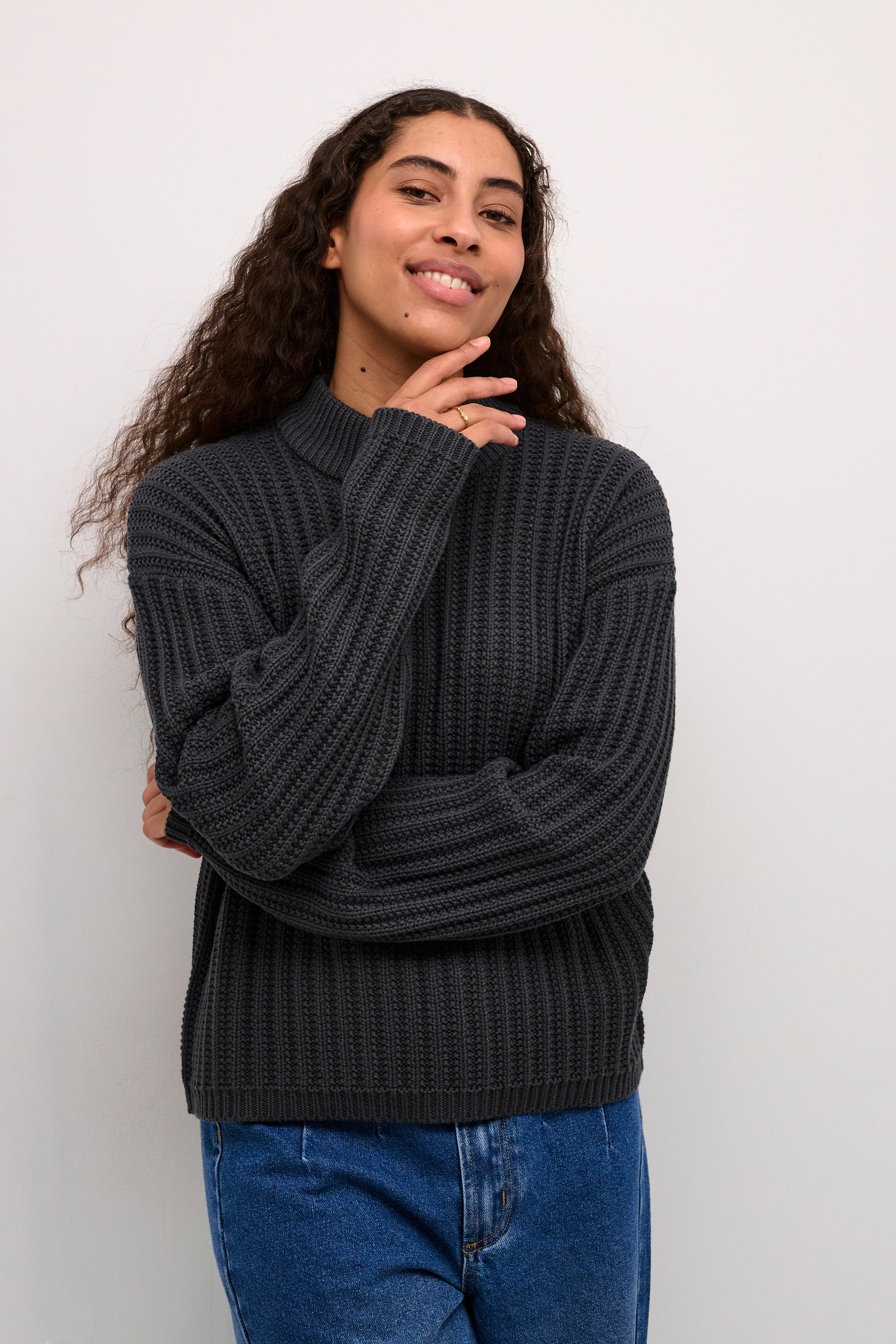 KAbess Crew Neck Long Sleeve Pullover