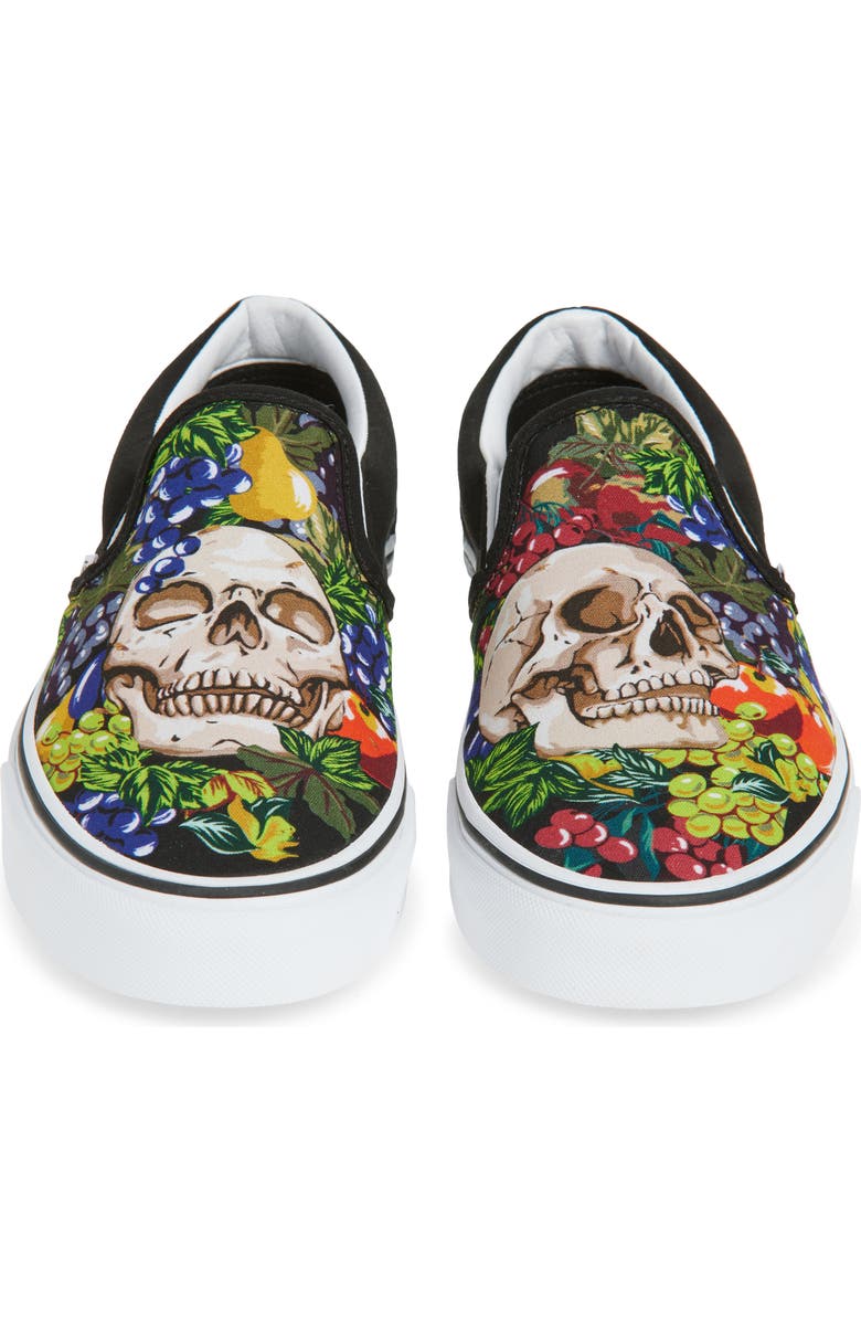 Vans Classic Slip-On Sneaker, Alternate, color, Black/White