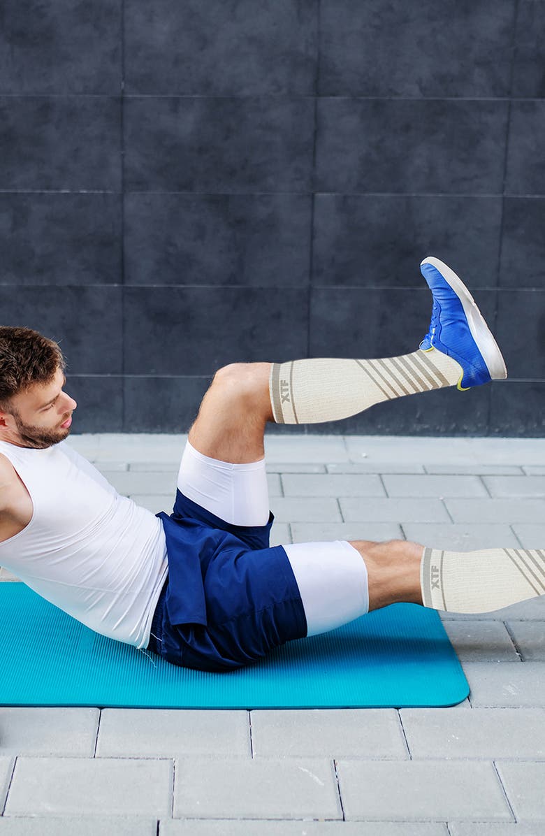 EXTREME FIT Assorted 6-Pack Ultra V Stripe Compression Socks, Alternate, color, White Multi