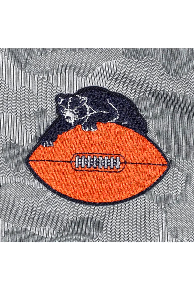 Men's Antigua Gray Chicago Bears Brigade Throwback Quarter-Zip Top, Alternate, color, Gray