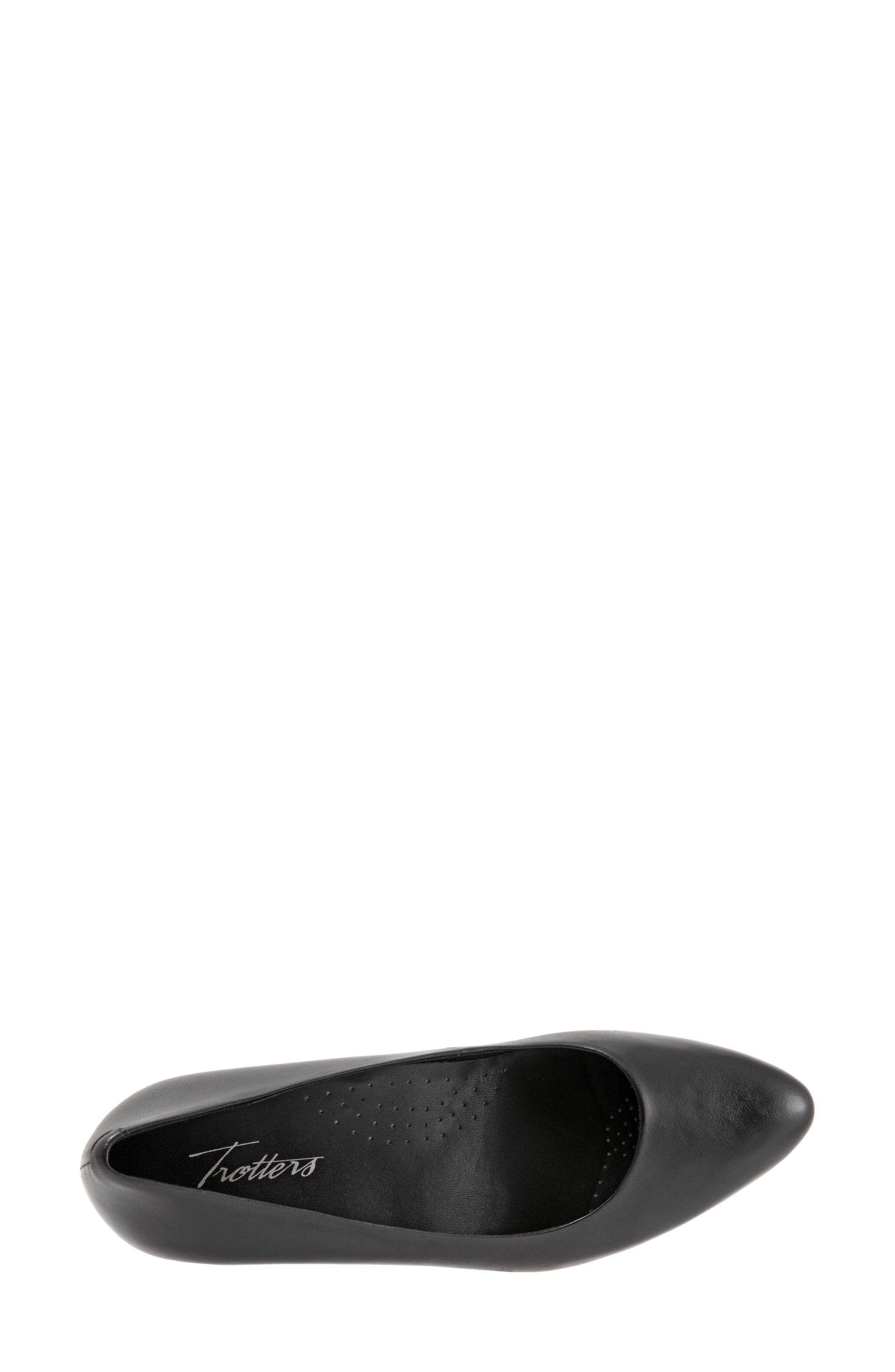 Trotters Kari Pointy Toe Pump, Alternate, color, 