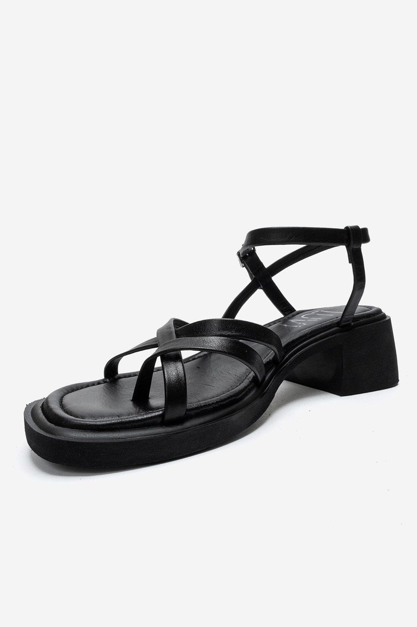 Cirelle Leather Block Heel Sandal, Alternate, color, Black