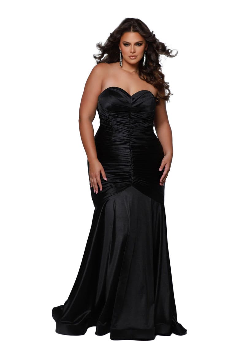 Fitted Strapless Sweetheart Neckline Plus Size Evening Gown, Main, color, Black