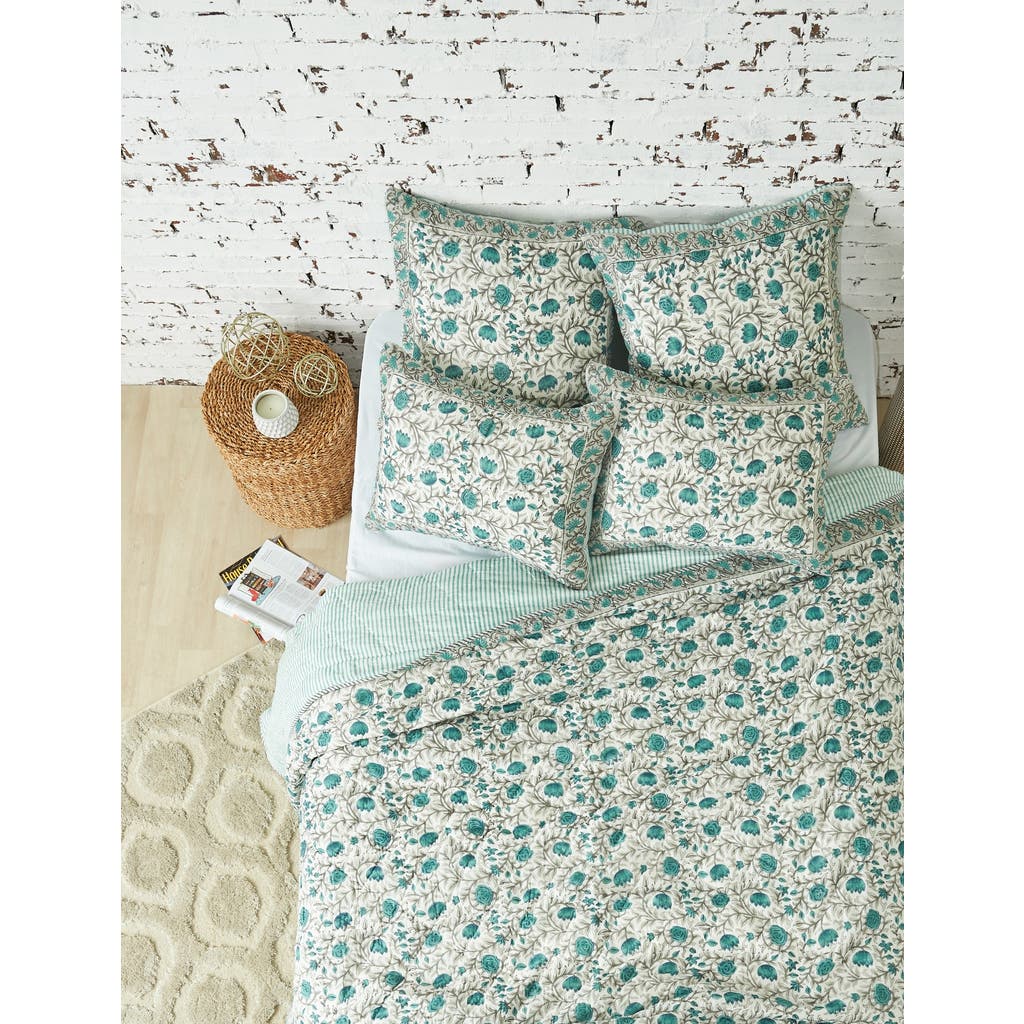 Carol & Frank Victory Surf Quilt In Blue