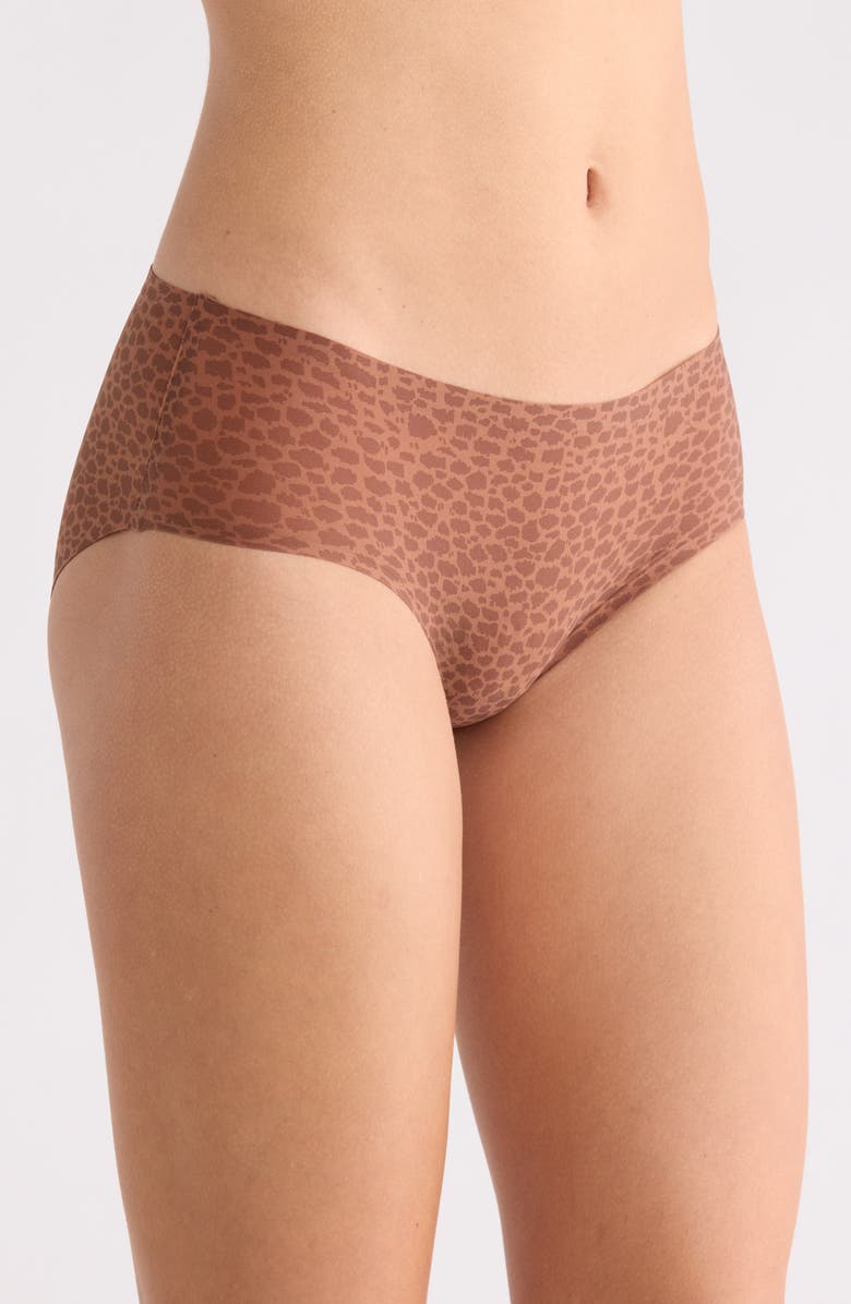 Chantelle Lingerie Soft Stretch Seamless Hipster Panties, Alternate, color, Wild Brown
