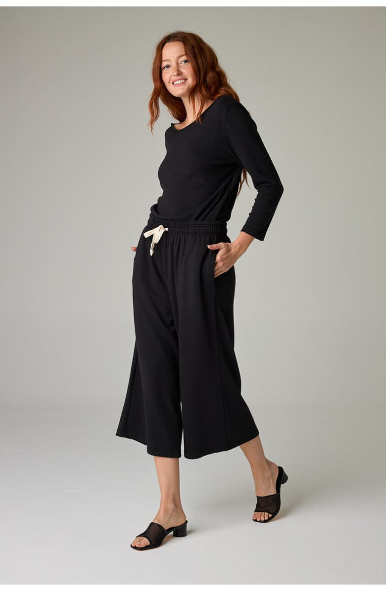 eavolu Baikal Eco-Luxe Fleece Crop Pant - Cloud-Soft Comfort, Alternate, color, Coal Black