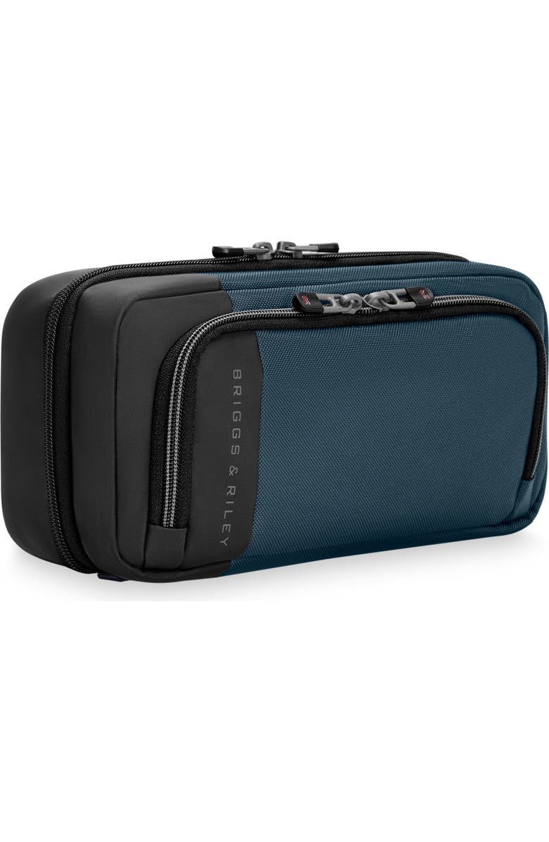 Briggs
Riley ZDX Hanging Toiletry Bag, Alternate, color, Ocean
