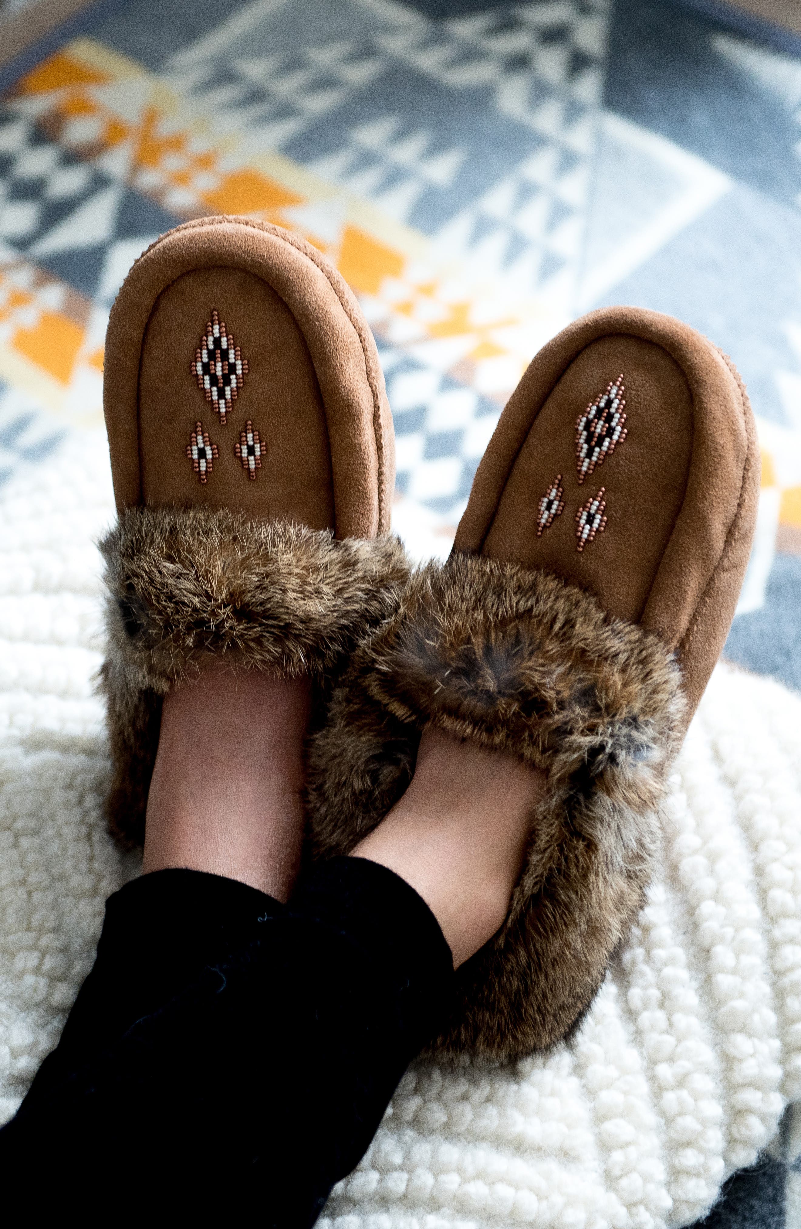 Manitobah Mukluks Genuine Shearling and Rabbit Fur Mukluk Slipper, Alternate, color, 