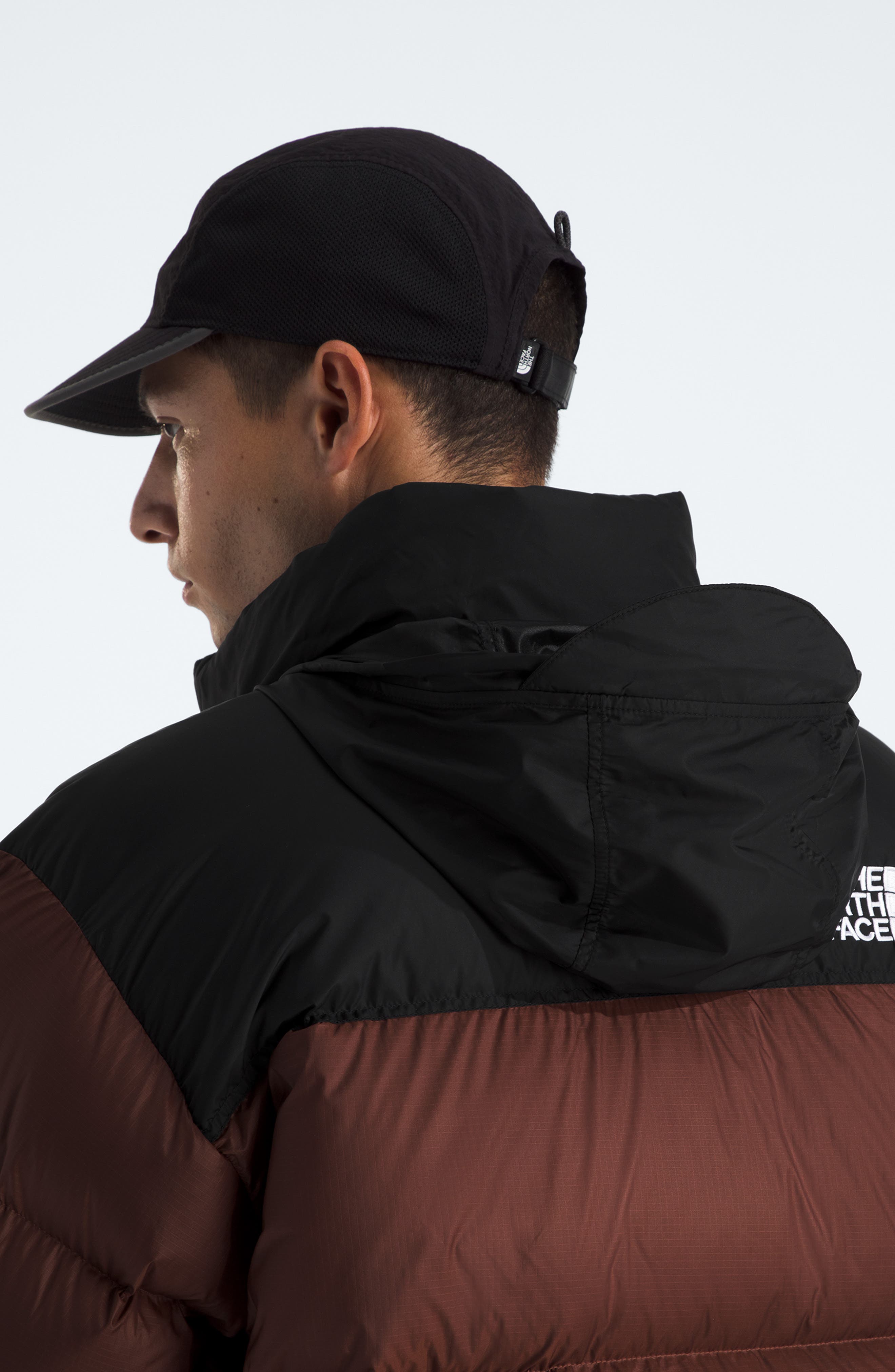 Мужские куртки The North Face 1996 Retro Nuptse 700 Fill Power Down Packable Jacket — фото 6