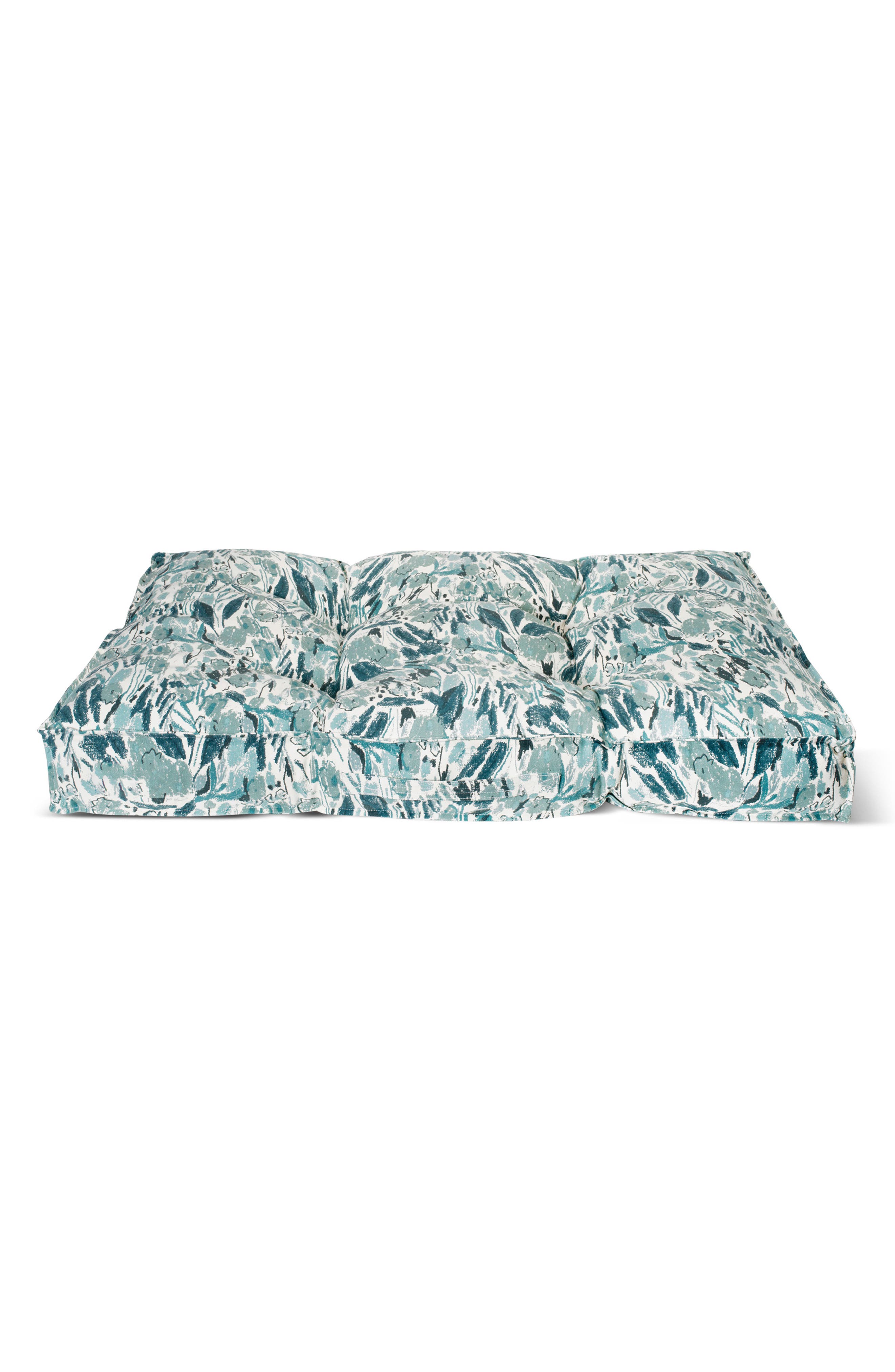 Fringe Studio Tufted Canvas Large Pet Bed in Blue 