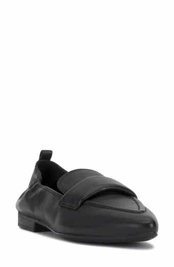 Vince Camuto Azur Flat