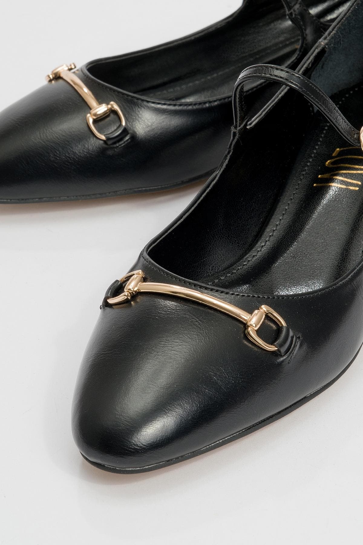 Prologue Shoes Ojen Low Heel Shoe, Alternate, color, Black