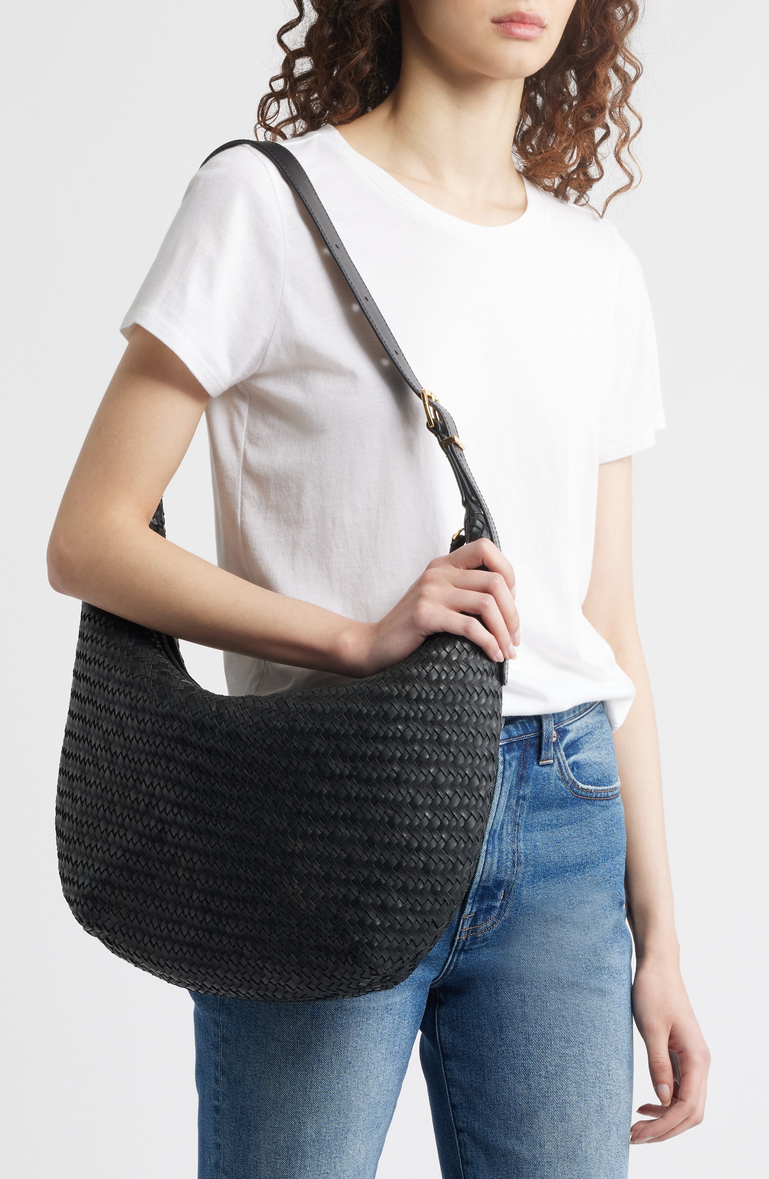 Madewell Essential Curve Shoulder Bag, Alternate, color, True Black