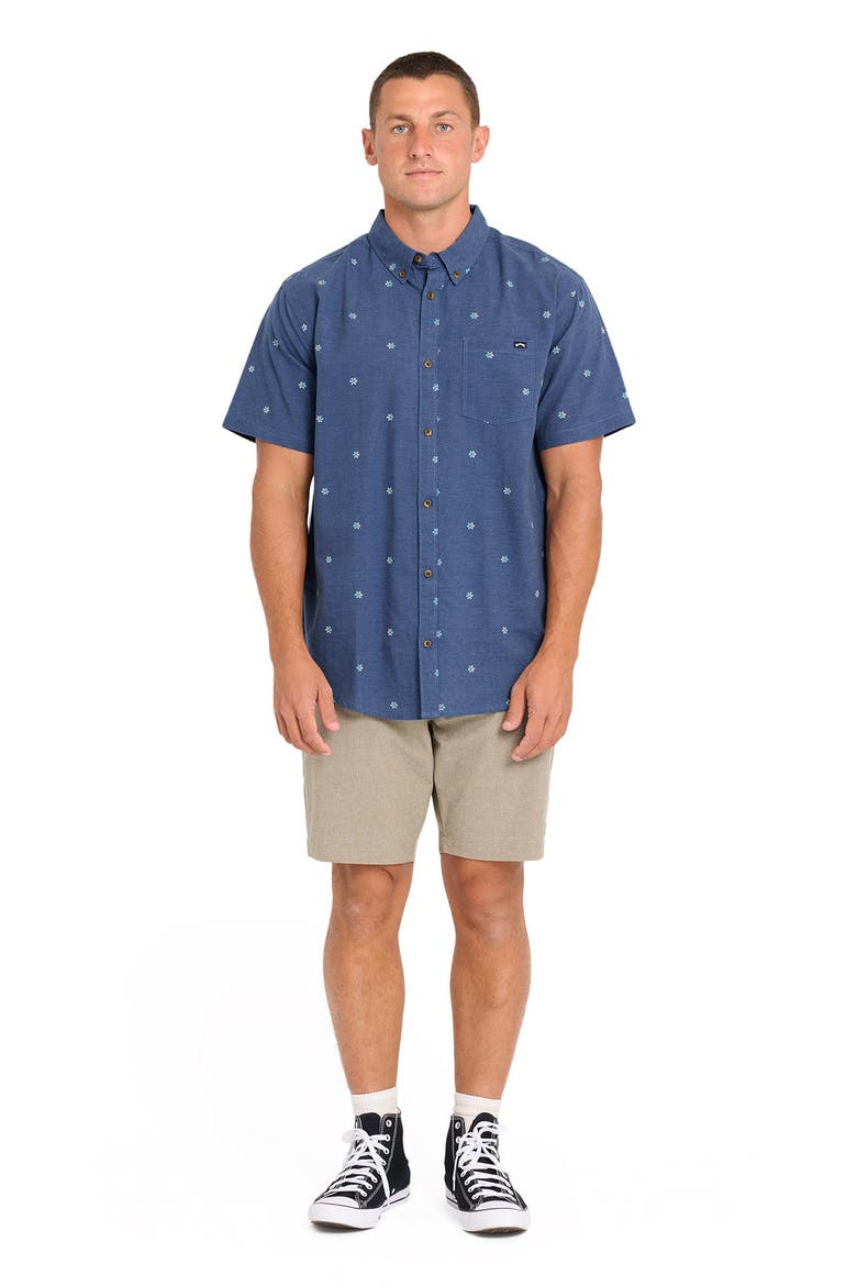 All Day Geo Jacquard Short Sleeve Cotton Blend Button-Down Shirt, Alternate, color, DARK DENIM