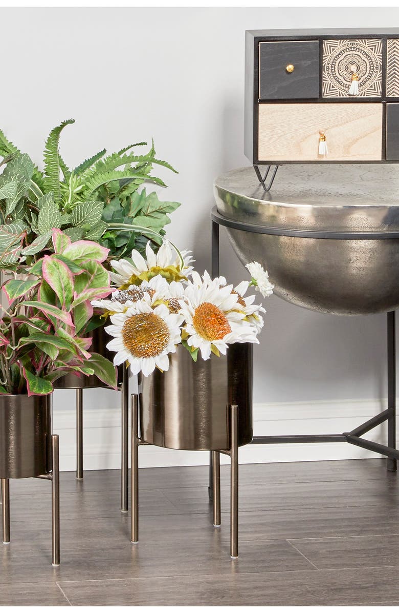 VIVIAN LUNE HOME Black Metal Contemporary Planter with Removable Stand, Alternate, color,