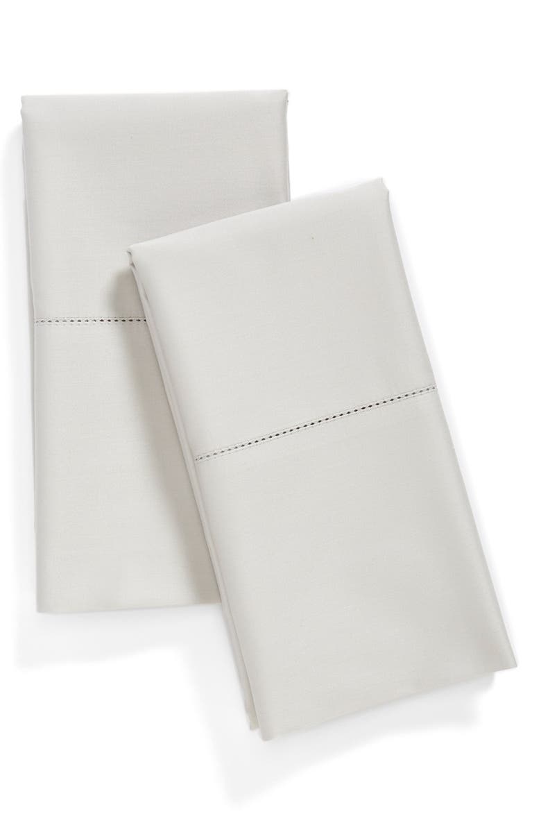 Nordstrom 600 Thread Count Egyptian Cotton Pillowcases, Main, color, 