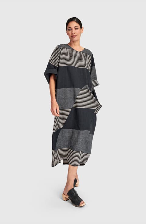 Unfurl Relaxed Pocket Dress