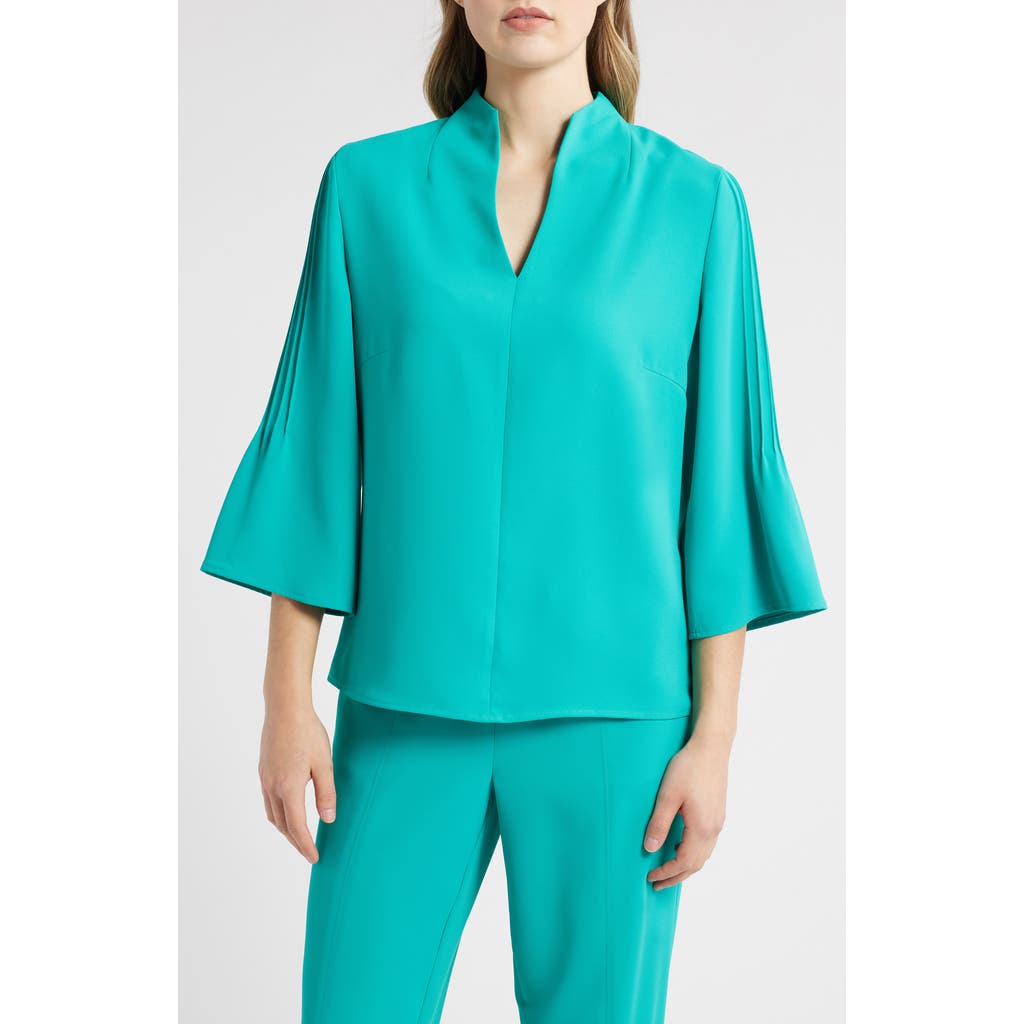 Ming Wang Raised Seam Bell Sleeve Top In Emerald Awe