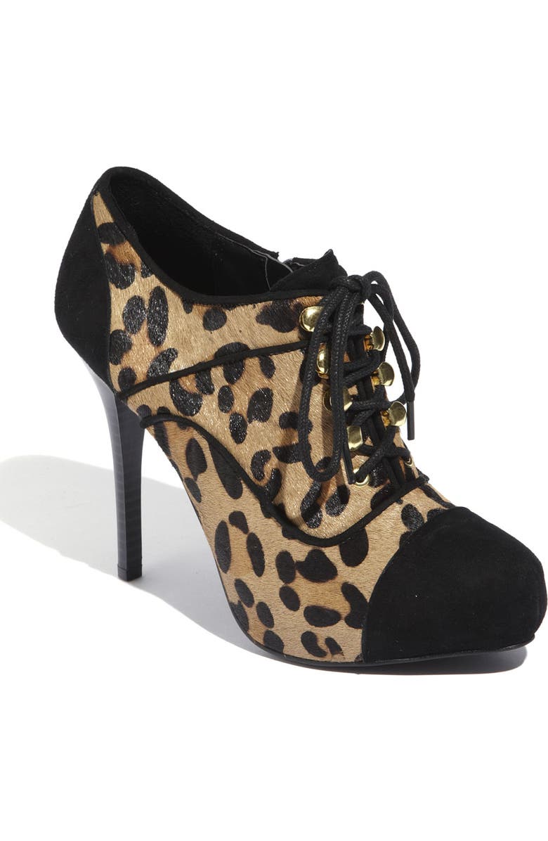 Fergie , Main, color,