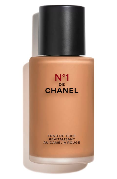 N°1 DE CHANEL REVITALIZING FOUNDATION Illuminates - Moisturizer - Protects