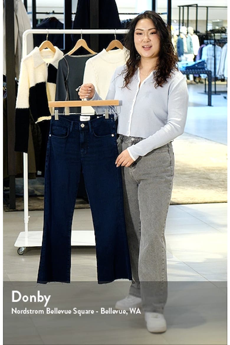 Le Crop Flare Raw Hem Jeans video