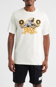 VIC GARCIA WORLD Move Different Graphic T-Shirt