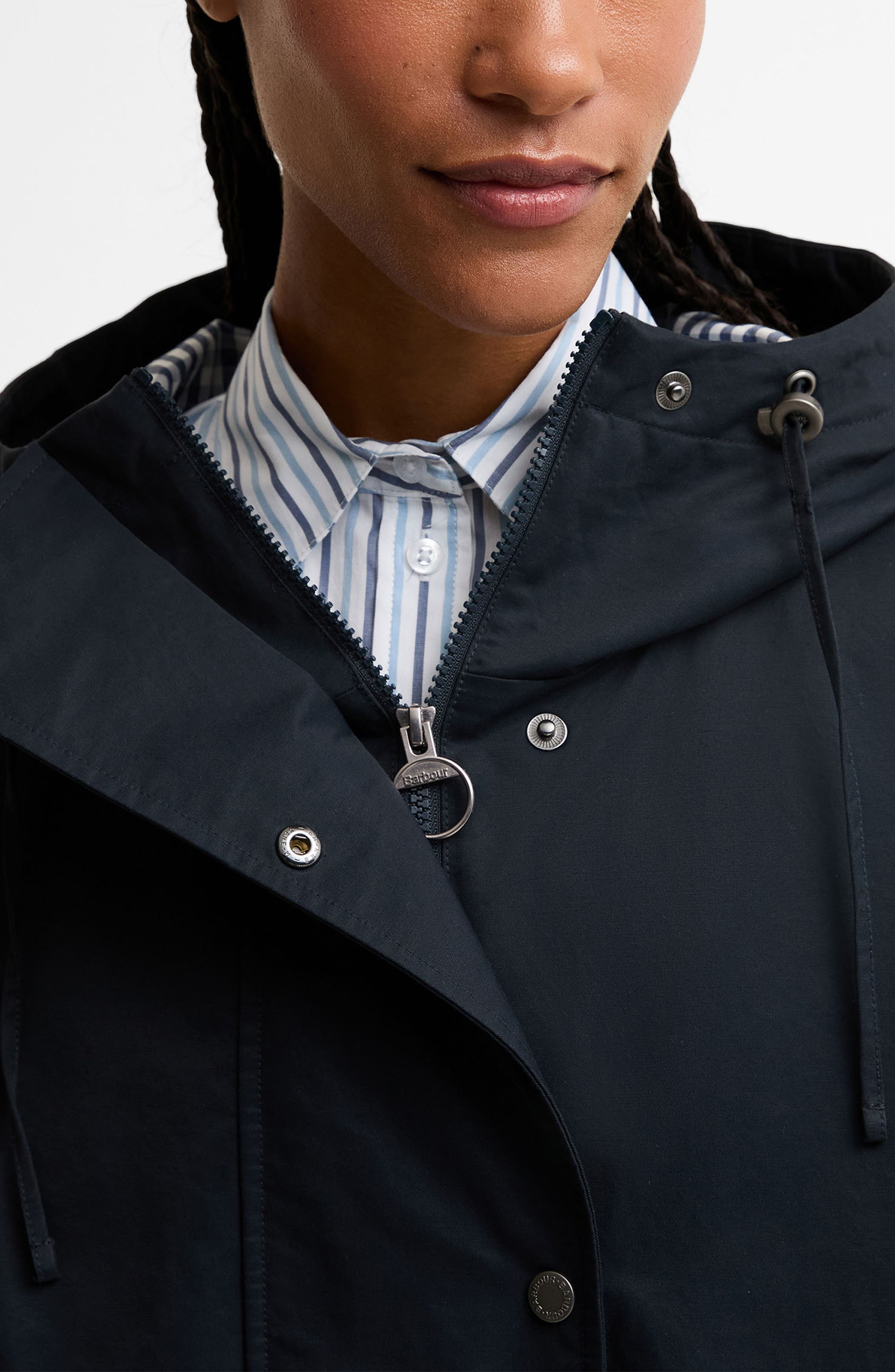 Женские Barbour Kingswood Showerproof Hooded Jacket — фото 3