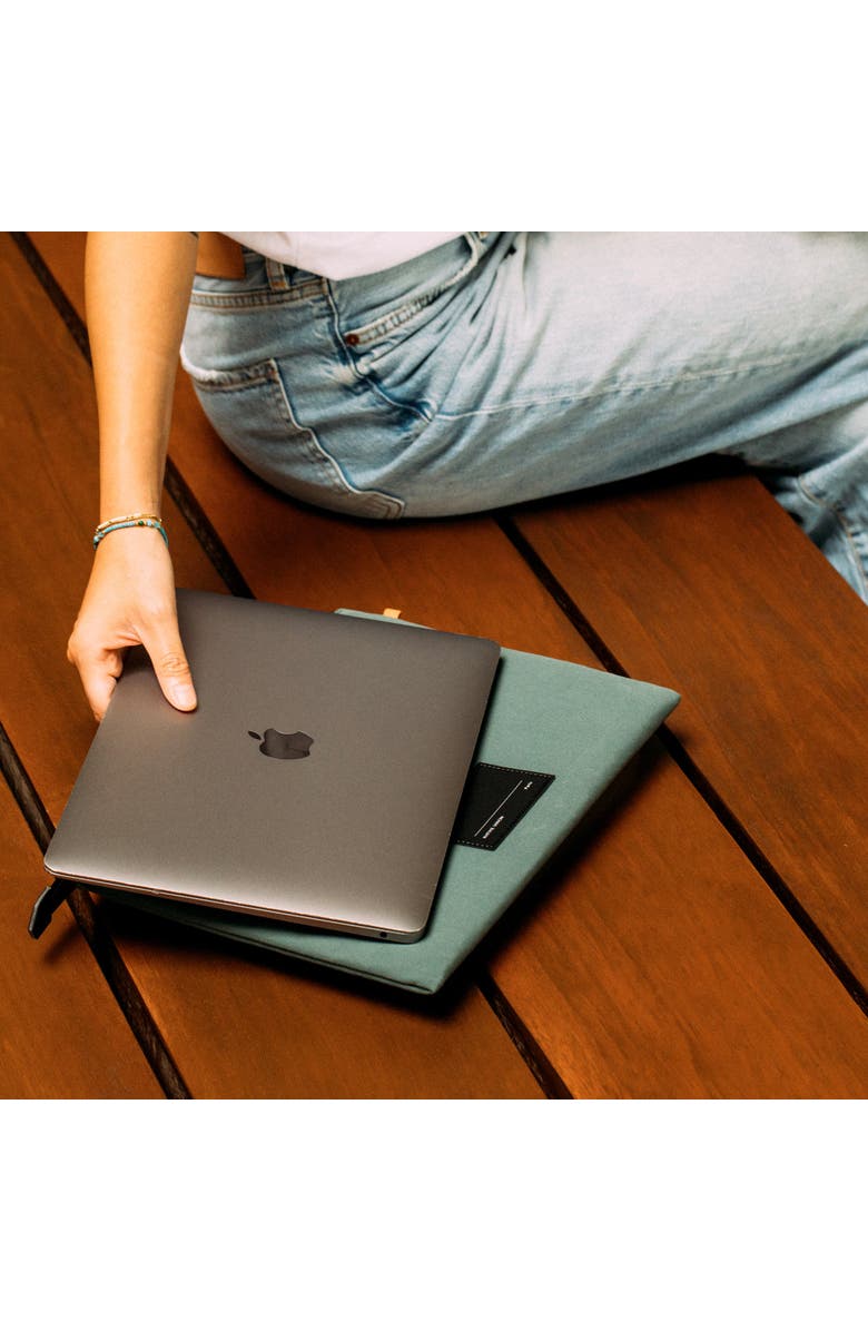 Native Union W.F.A Sleeve for MacBook, Alternate, color, Black 16"