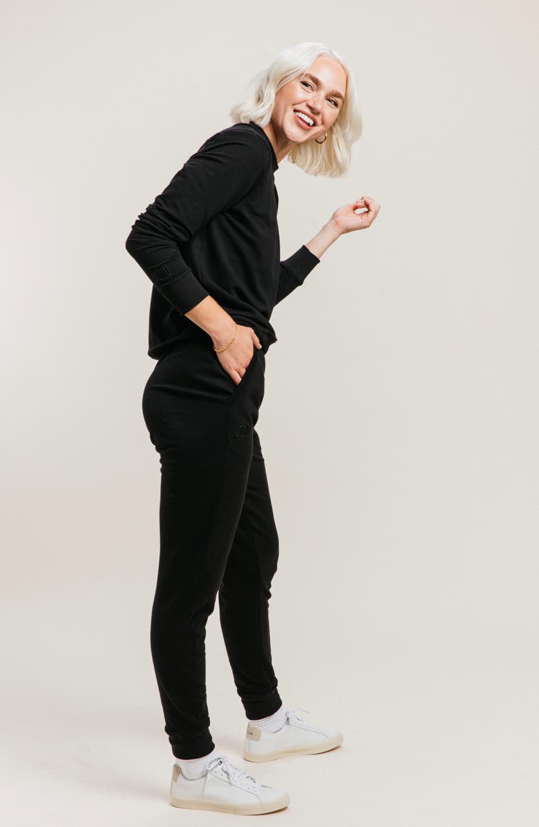 Ocio Women's SoftCore Classic Crewneck, Alternate, color, Black