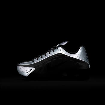 Shox R4 Sneaker