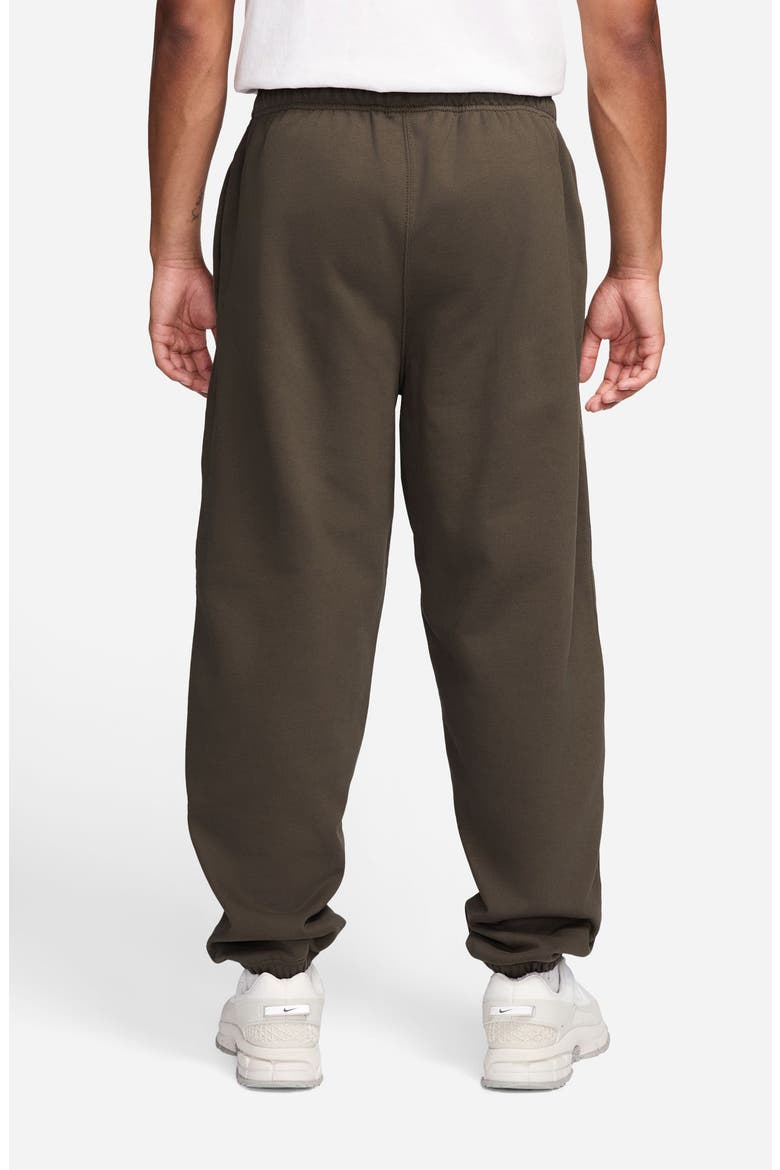 Solo Swoosh Fleece Sweatpants, Alternate, color, DARK HAZEL/ WHITE