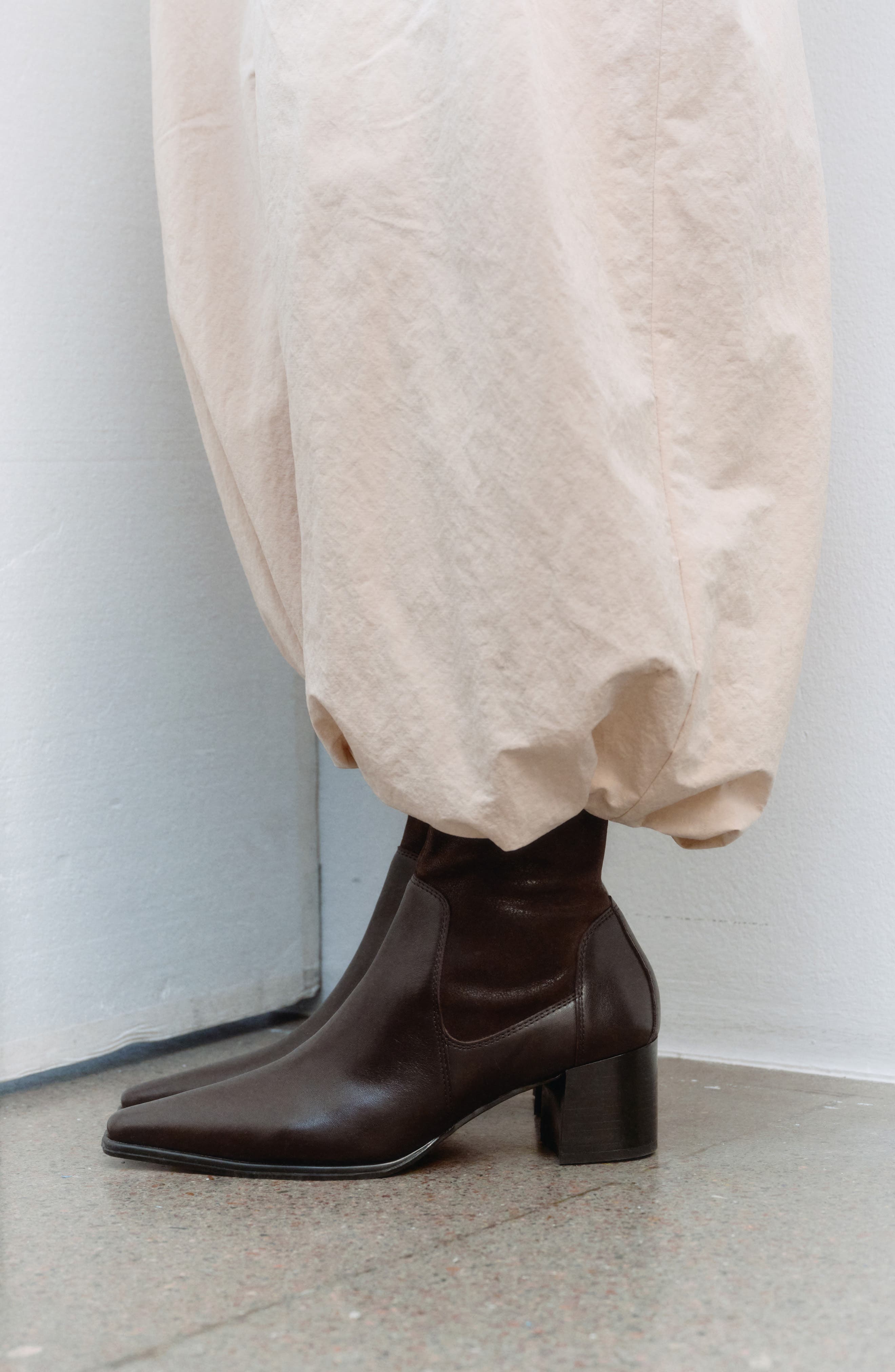 Giselle Pointed Toe Bootie, Alternate, color, CHOCOLATE