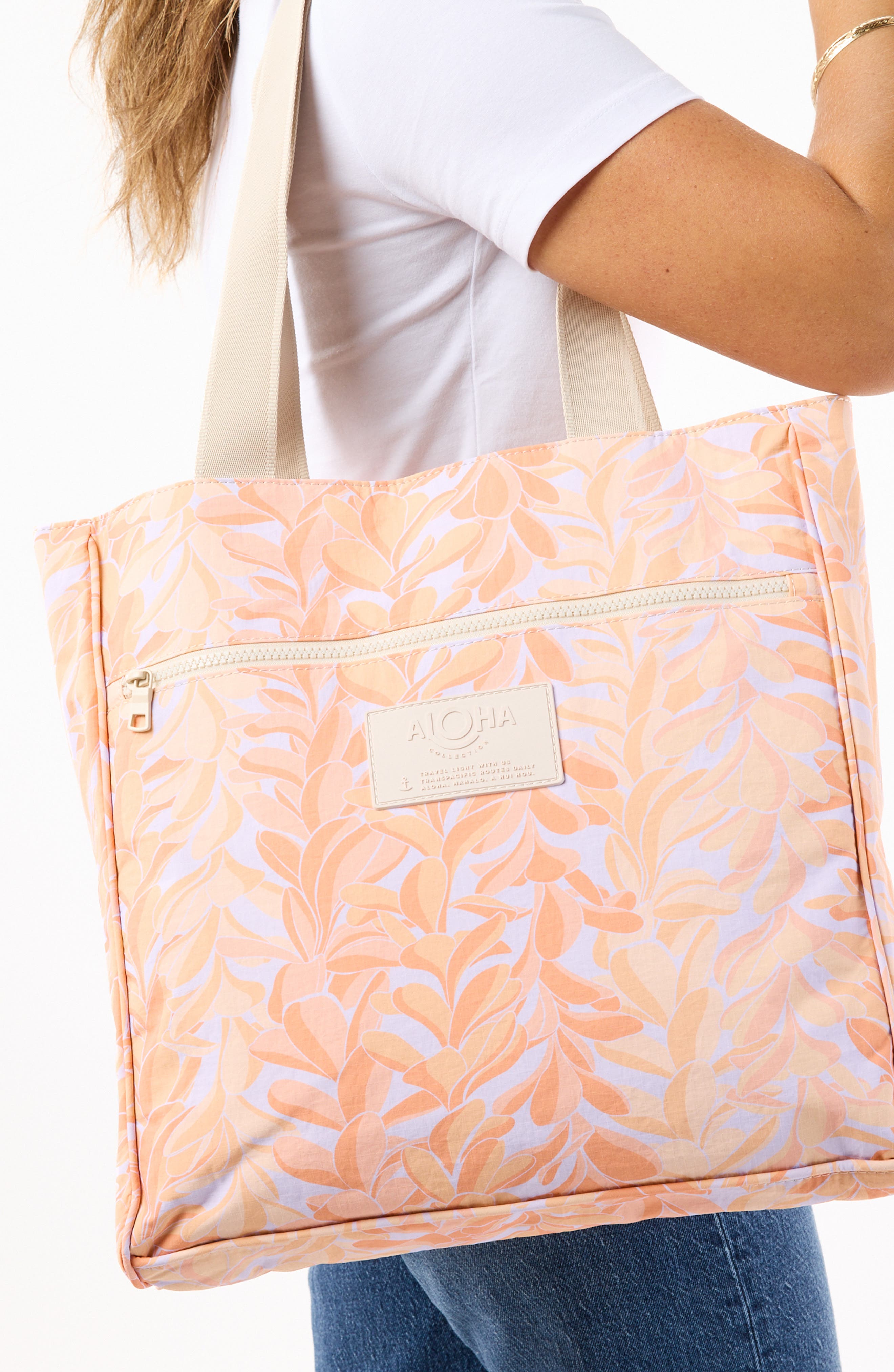 Aloha Collection Lei Stand Nylon Daily Tote, Alternate, color, Peachy