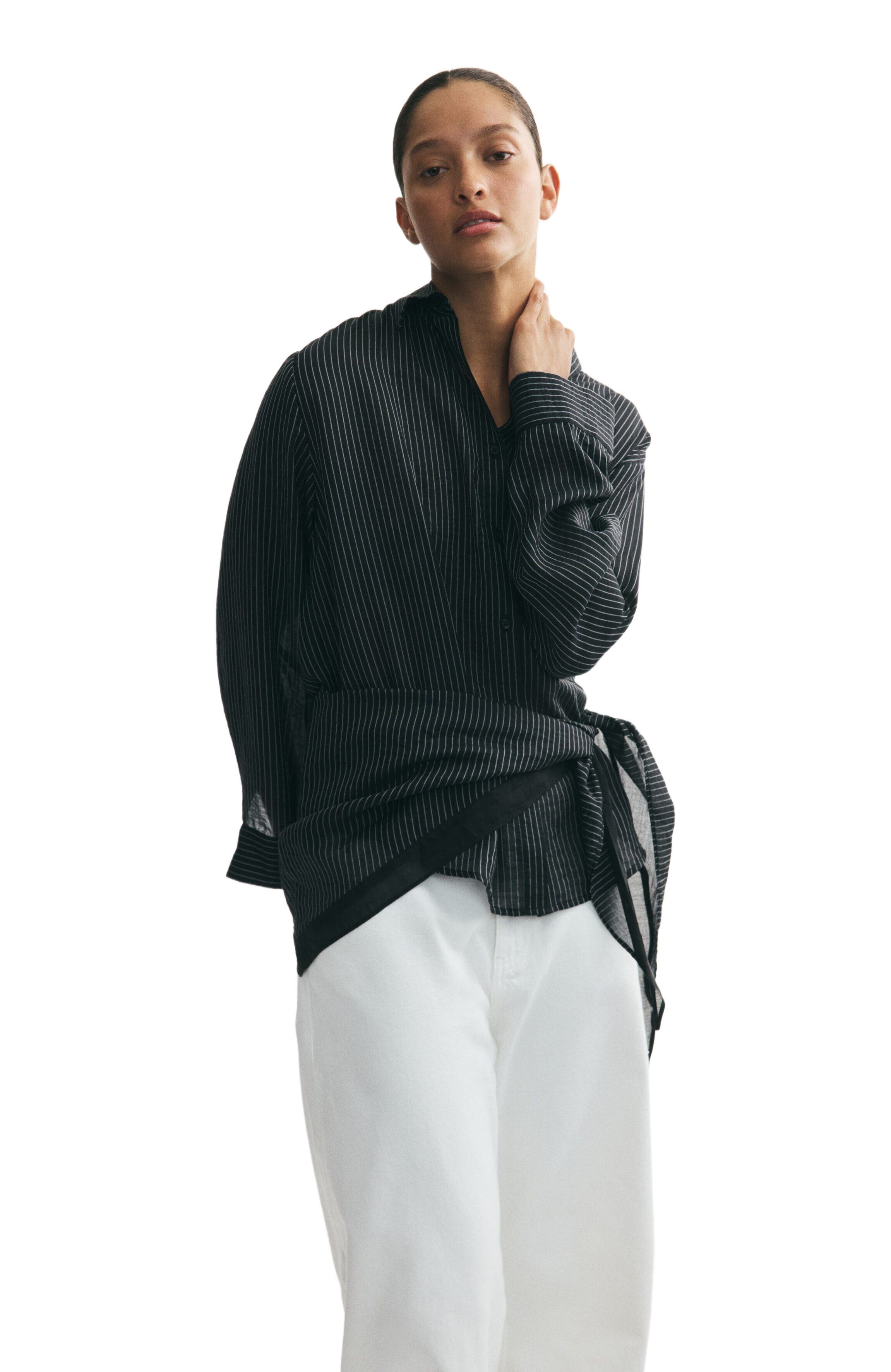 selected Black/pinstriped