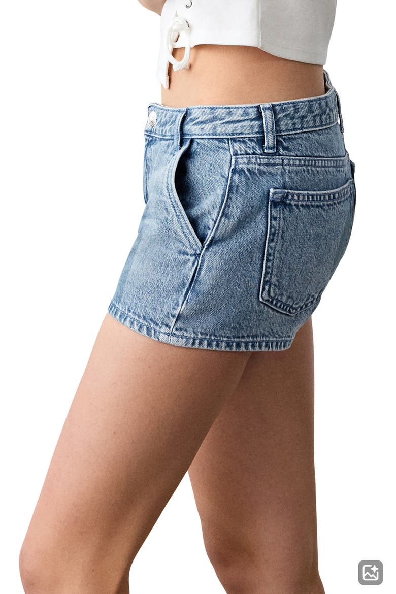 Relaxed Low Rise Denim Shorts, Alternate, color, MEDIUM VINTAGE BLUE