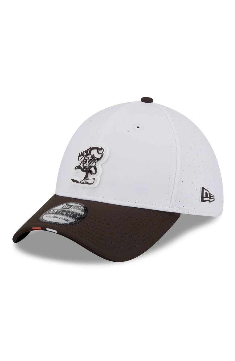 New Era Men's New Era  White/Brown Cleveland Browns 2025 NFL Training Camp Throwback Logo 39THIRTY Flex Hat, Main, color, White