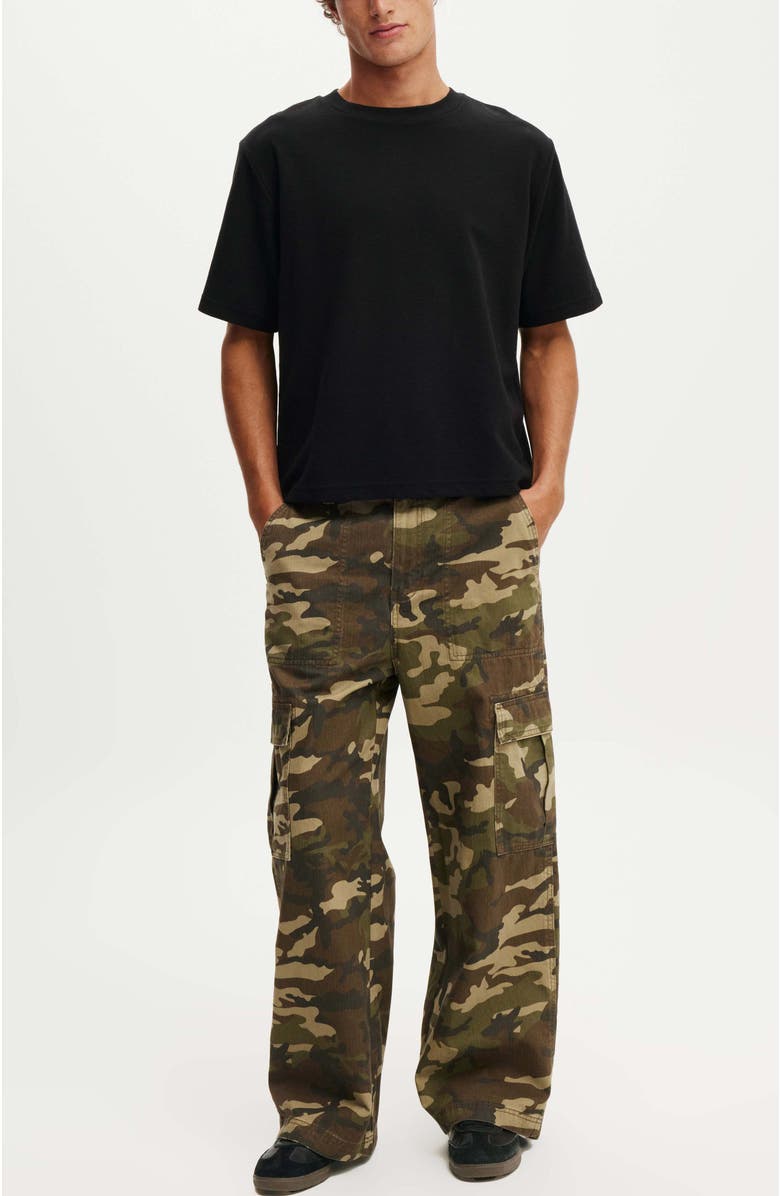 Cotton On Men's Axel Super Baggy Cargo Pant, Alternate, color, Dark Camo