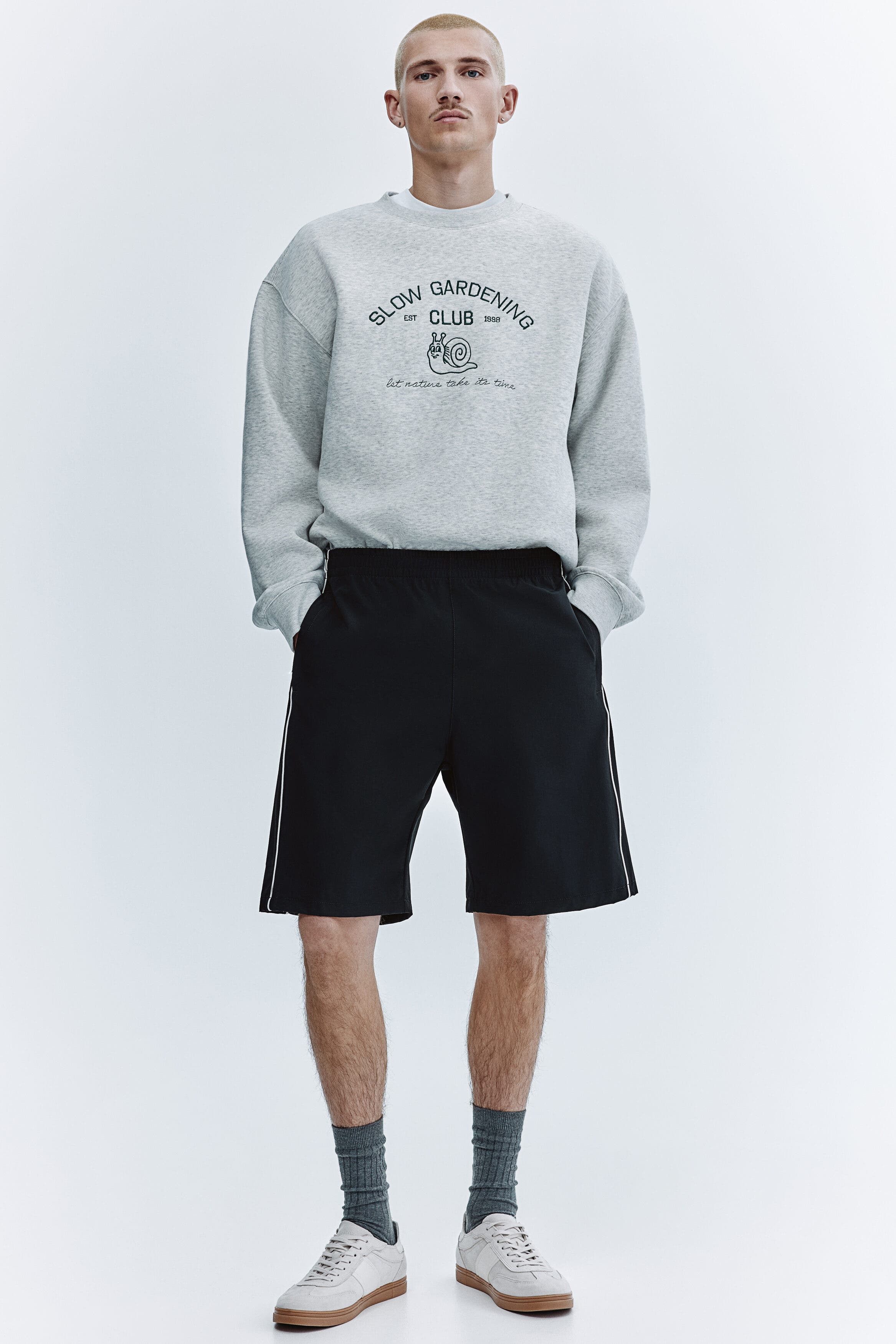 Knee-length shorts - image 3