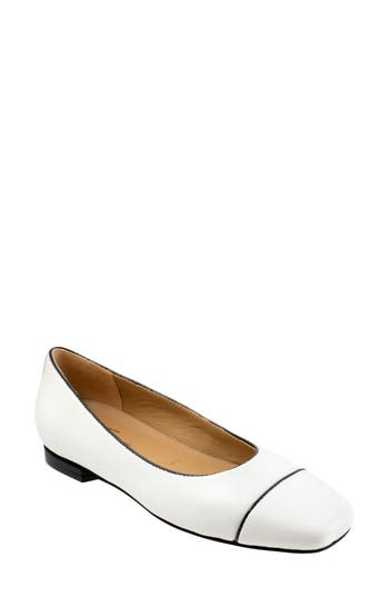 Trotters Harbor Cap Toe Flat in White at Nordstrom Rack, Size 10