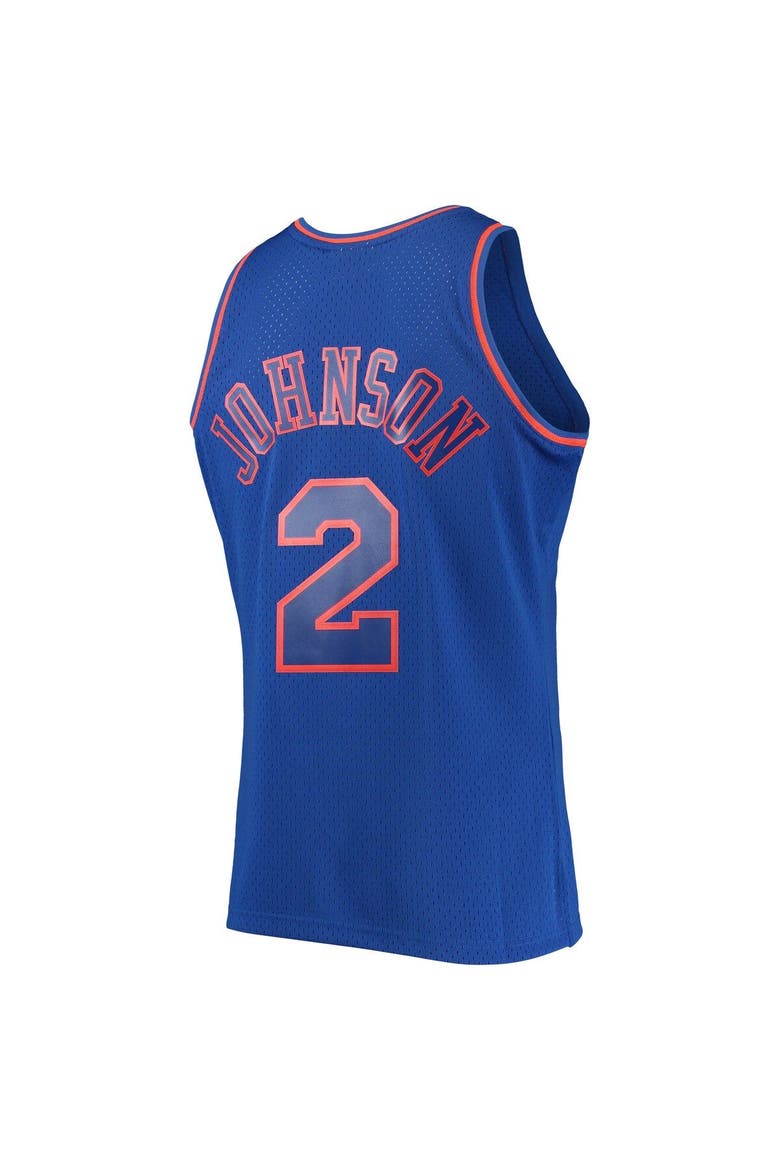 Men's Mitchell & Ness Larry Johnson Blue New York Knicks 1996/97 Hardwood Classics Swingman Jersey, Alternate, color, Blue