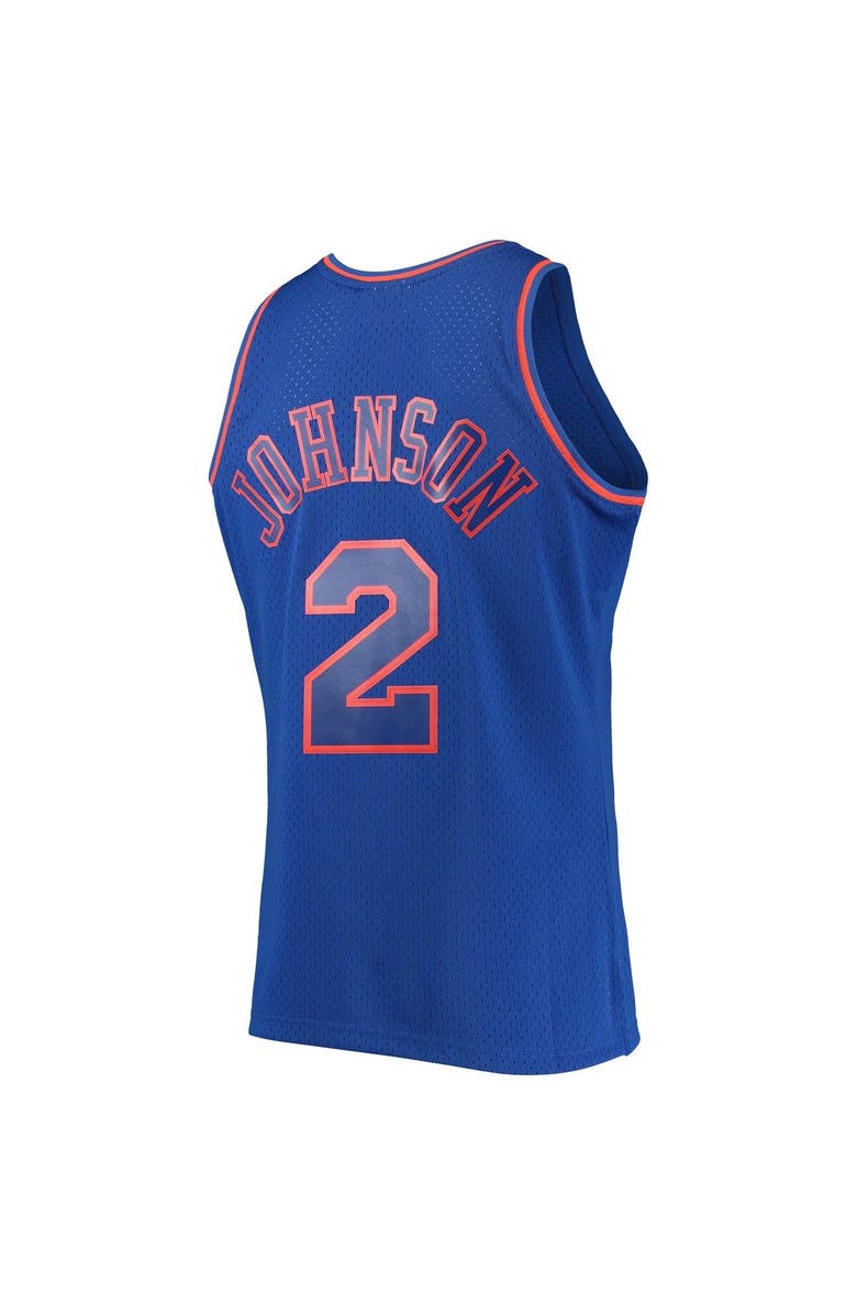 Mitchell & Ness Men's Mitchell & Ness Larry Johnson Blue New York Knicks 1996/97 Hardwood Classics Swingman Jersey, Alternate, color, 
