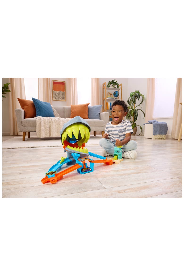 City Shark Chomp Beach™ Playset, Alternate, color, ASST