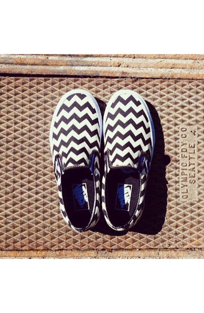 Vans 'Classic' Slip-On Sneaker, Alternate, color,