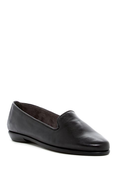 Betunia Smoking Slipper - Wide Width Available (Women)