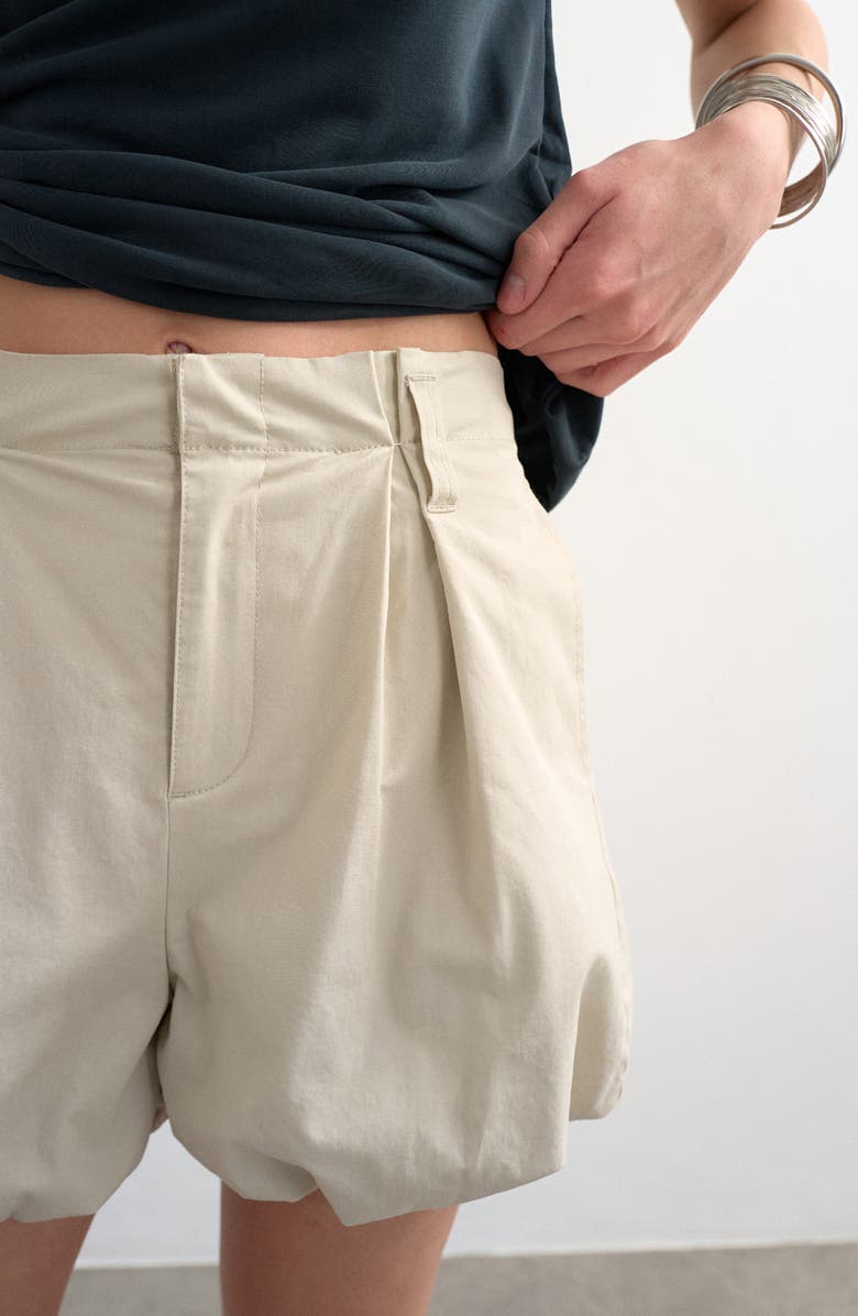 Topshop Bubble Hem Shorts, Alternate, color, Light Beige