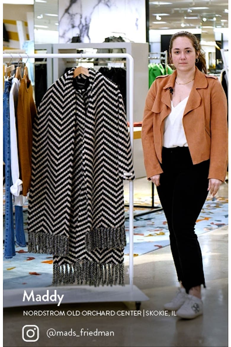 Jilliya Oversize Twill Knit Scarf Coat video