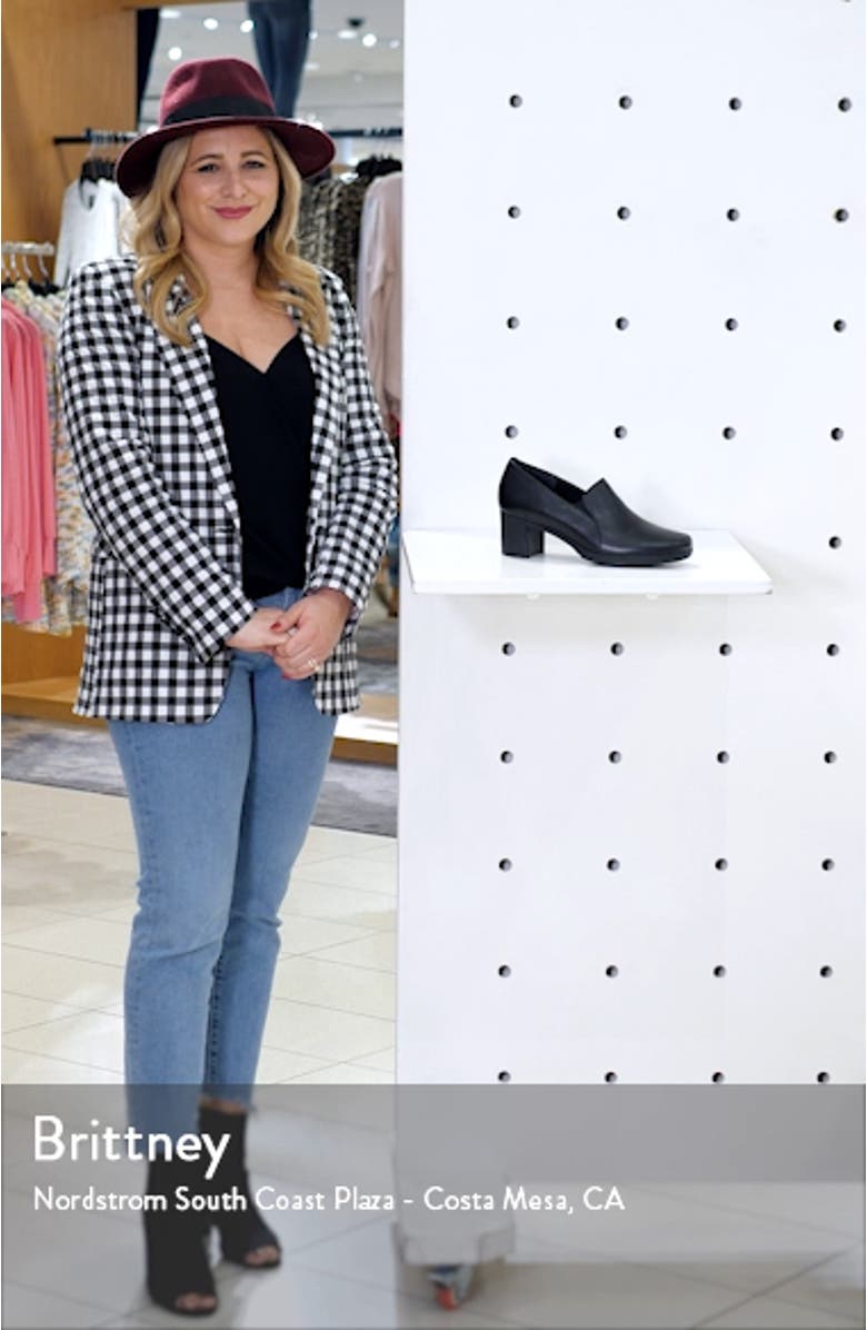 Jemma Pump, sales video thumbnail