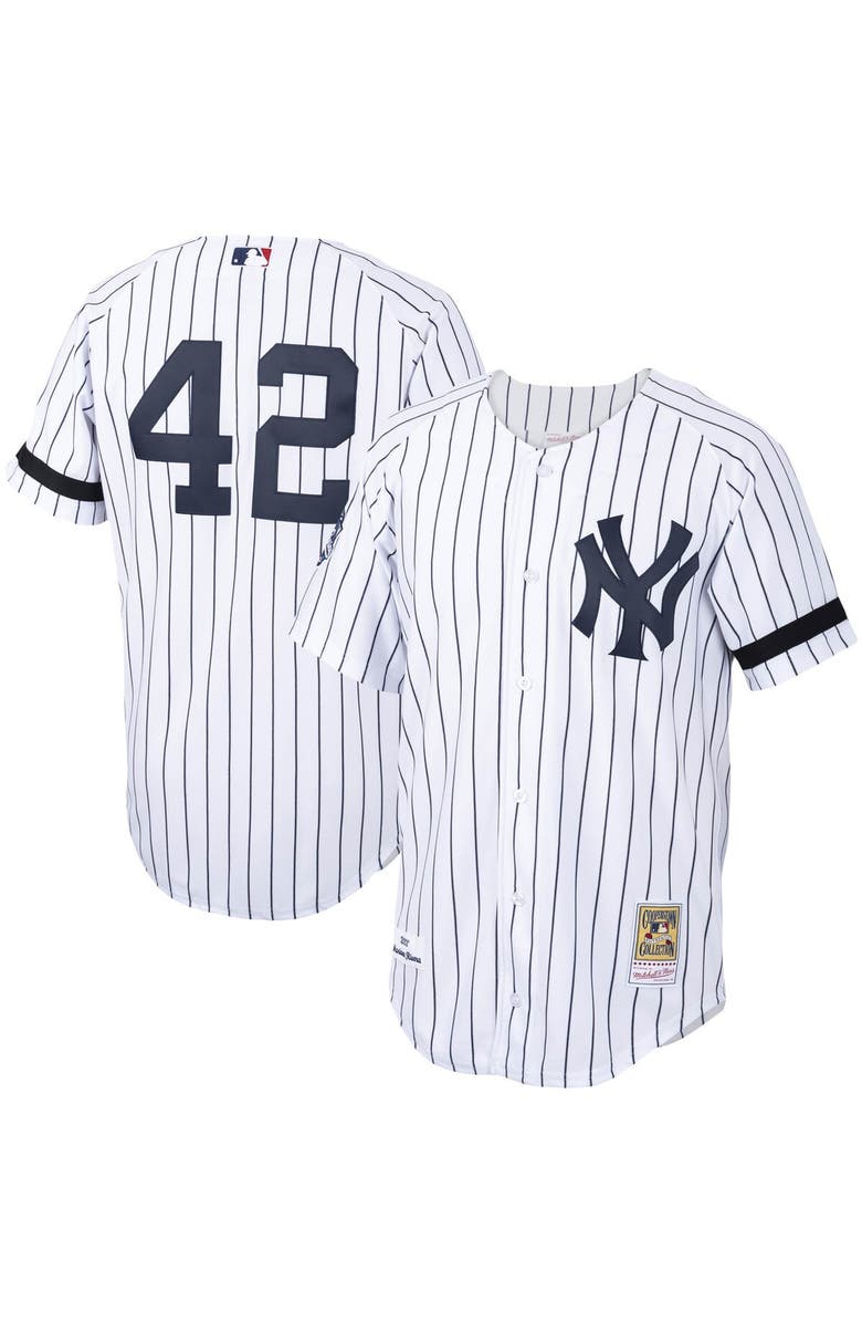 Mitchell & Ness Men's Mitchell & Ness Mariano Rivera White/Navy New York Yankees Home 2000 Cooperstown Collection Authentic Jersey, Main, color,