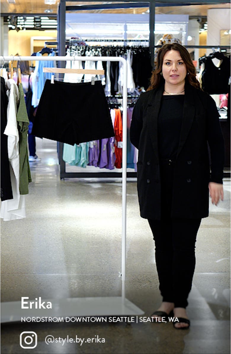 Panama Sculptural Cotton & Linen Shorts, sales video thumbnail