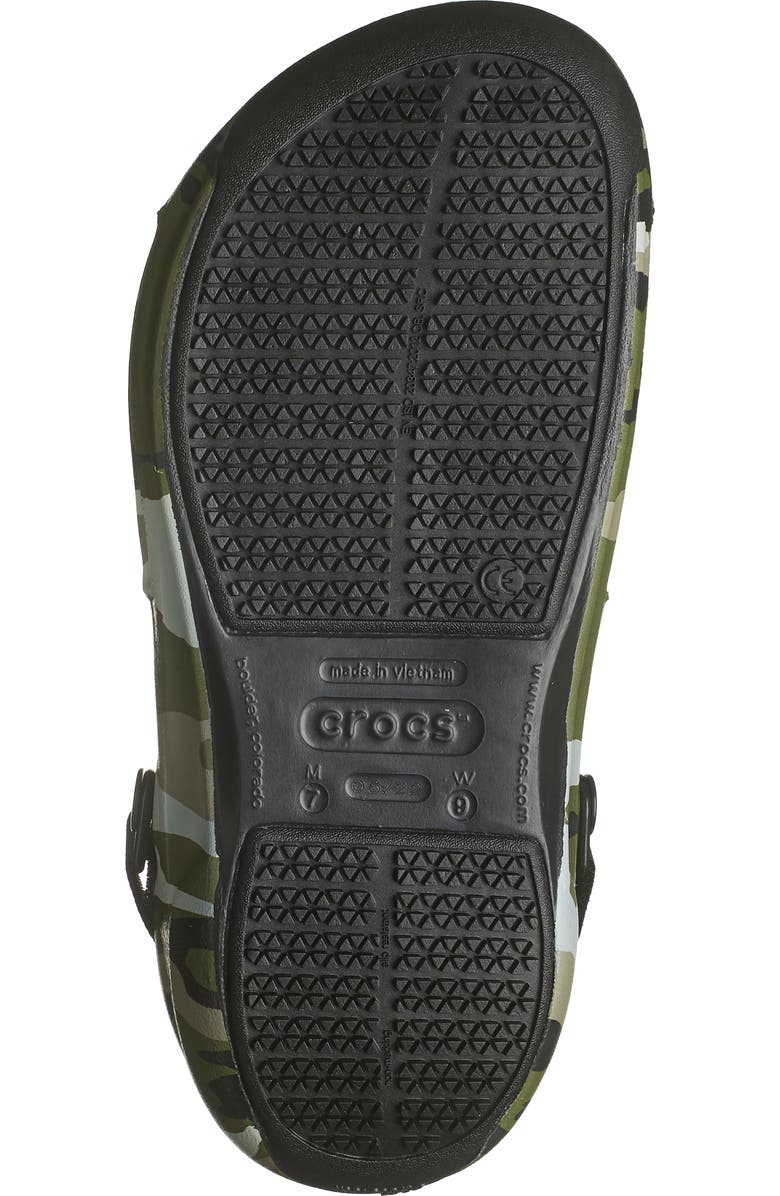 CROCS Gender Inclusive Waterproof Bistro Pro Camo Graphic Clog, Alternate, color,